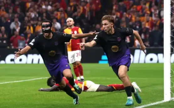 Jugadores del Barcelona celebran un gol ante Galatasaray en Estambul