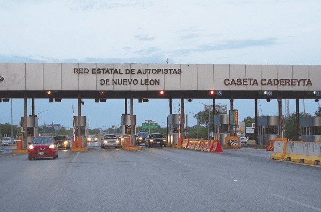 Caseta de cobro de la Red Estatal de Autopistas de Nuevo León, fotografía de archivo del servicio estatal.