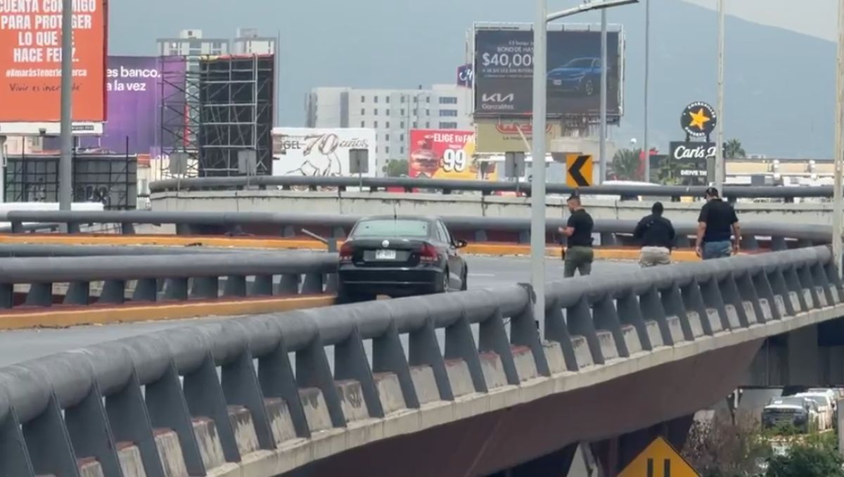 Fotografía de archivo del ataque del 15 de octubre en la avenida Gómez Morín. No muestra la camioneta Chirey asegurada posteriormente.