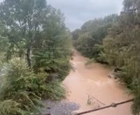 Aumento de caudal en un río de Nuevo León tras las lluvias de octubre de 2026
