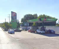 Gasolinera PEMEX ubicada en la entrada de Ciénega de Flores.