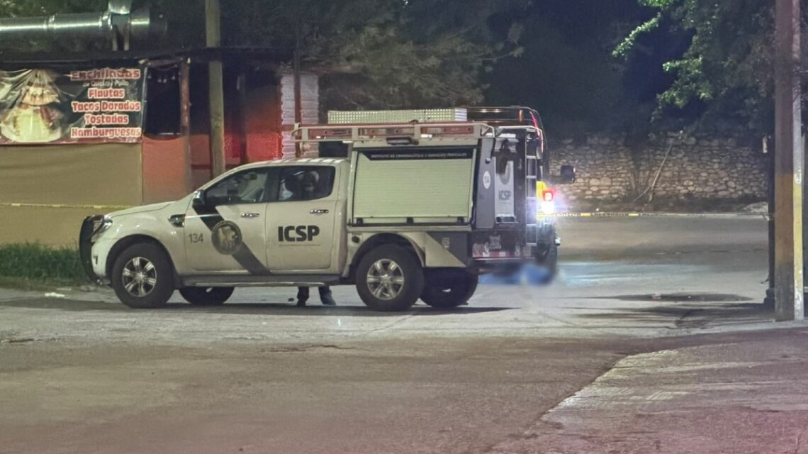 Unidad de peritos y patrulla en El Barrial en Santiago Nuevo León, octubre 22 de 2026