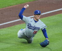 Yoshinobu Yamamoto lanza por los Dodgers ante los Braves en el Juego 3 de la Serie Divisional 2026